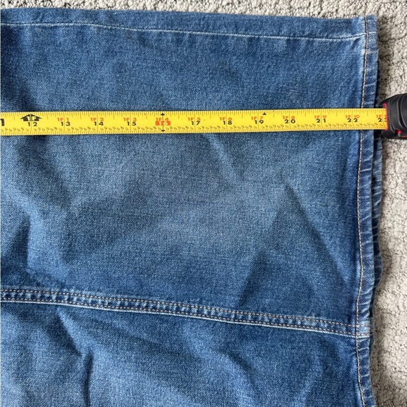 NWT Levi's Classic Iconic Denim Skirt in Medium Wash - Picture 8 of 8